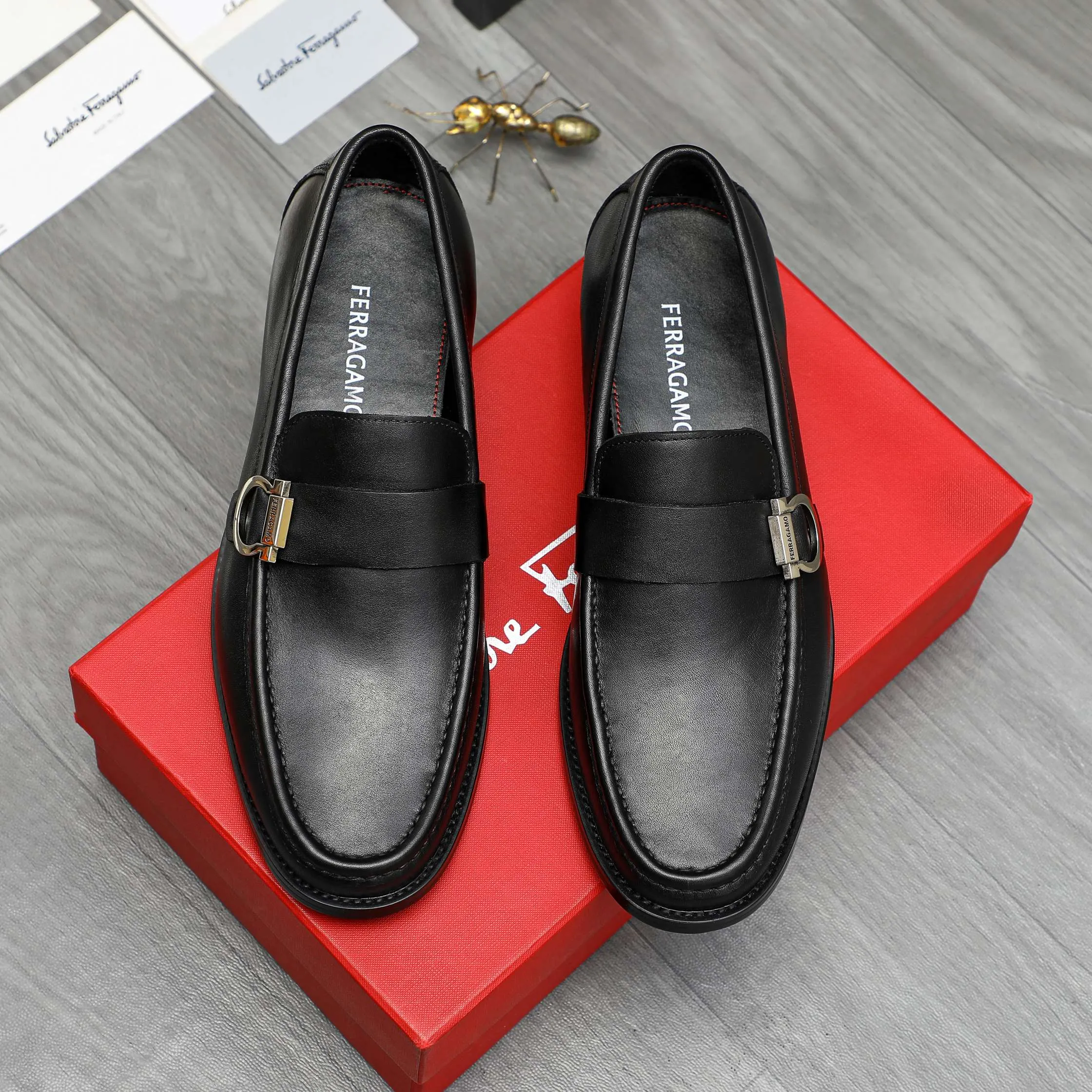 Men's shoes 💰442 Product trademark: Ferragamo "Ferragamo" business formal leather shoes Regular size: 38-46 (45.46 custom-made and non-returnable) Product materials: Selected high-quality cowhide upper, cowhide lining, original rubber outsole
